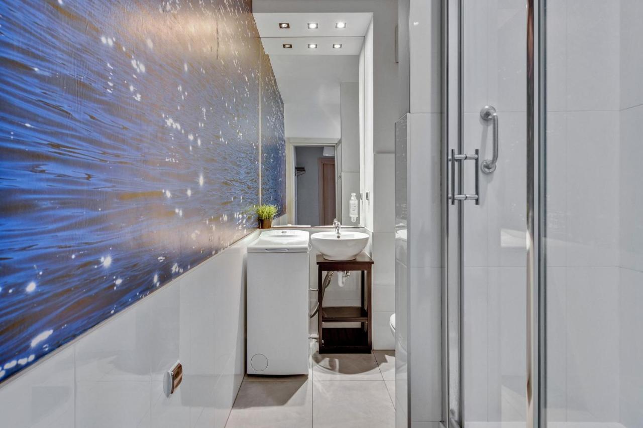 Grand Apartments Szafarnia 8 กดัญสก์ ภายนอก รูปภาพ