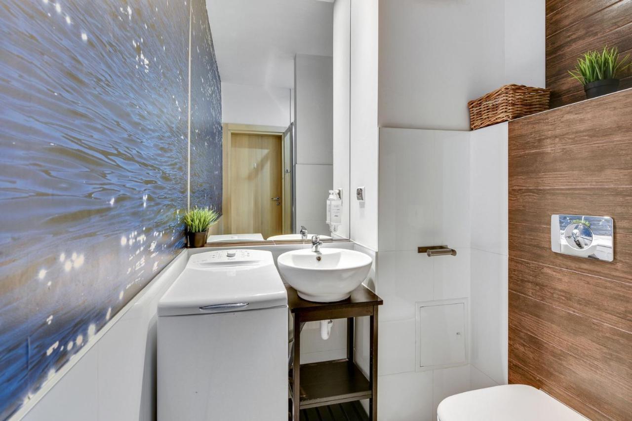 Grand Apartments Szafarnia 8 กดัญสก์ ภายนอก รูปภาพ