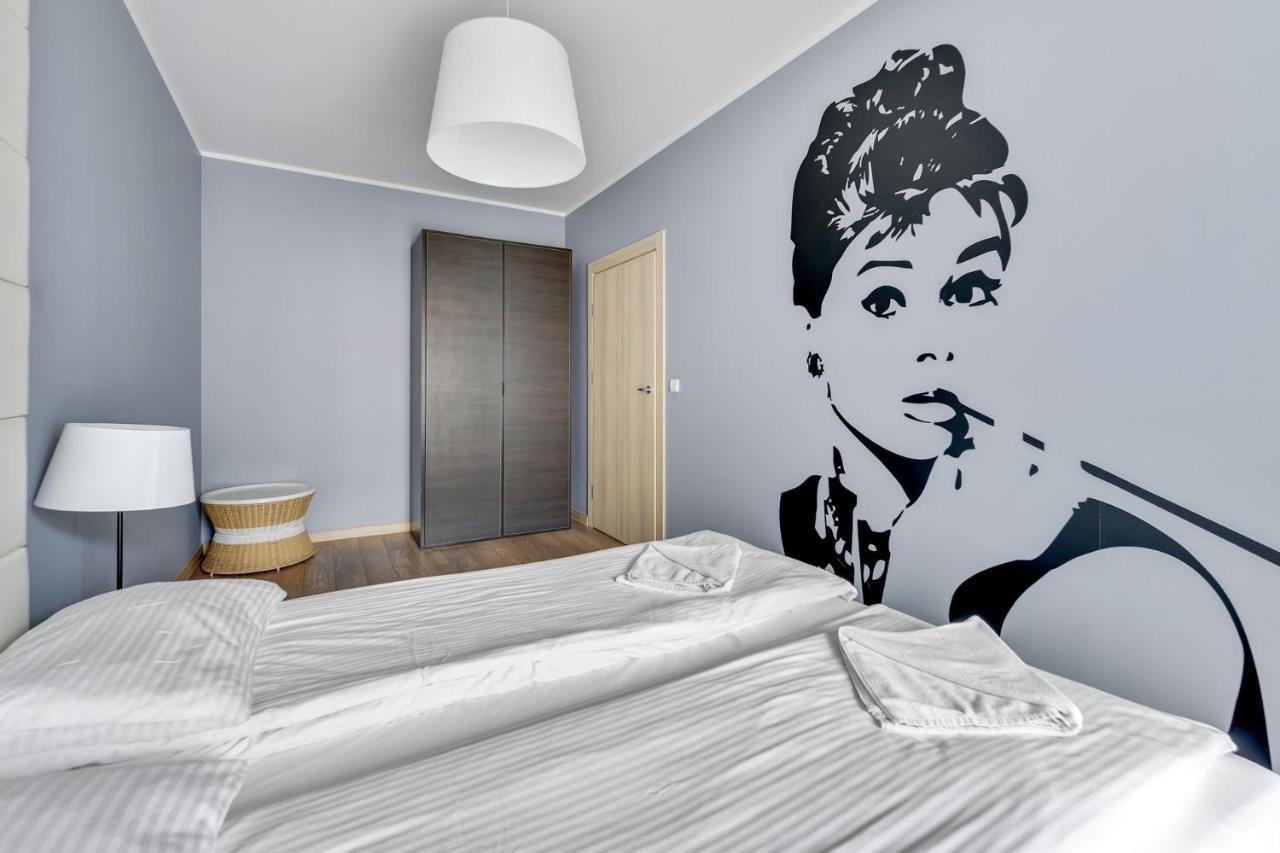 Grand Apartments Szafarnia 8 กดัญสก์ ภายนอก รูปภาพ