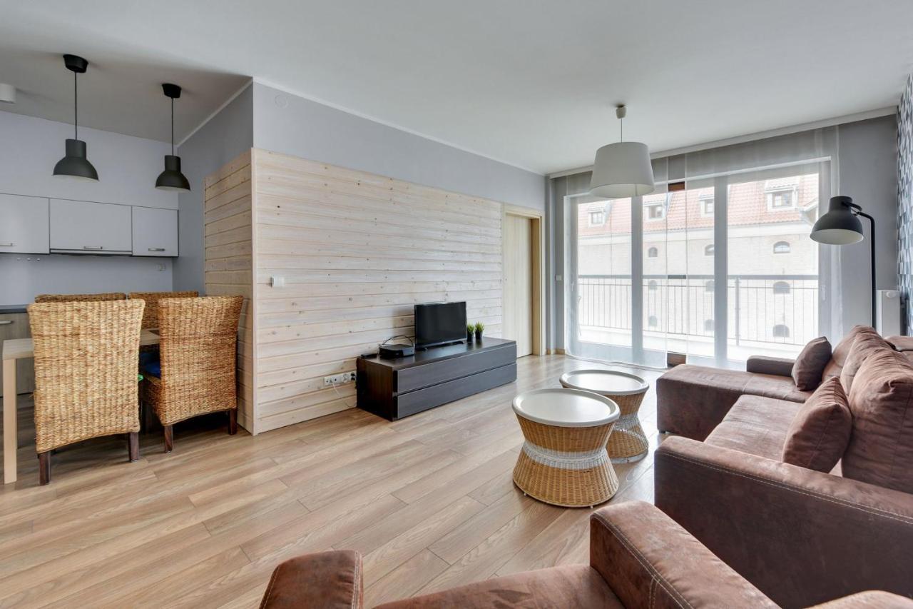 Grand Apartments Szafarnia 8 กดัญสก์ ภายนอก รูปภาพ
