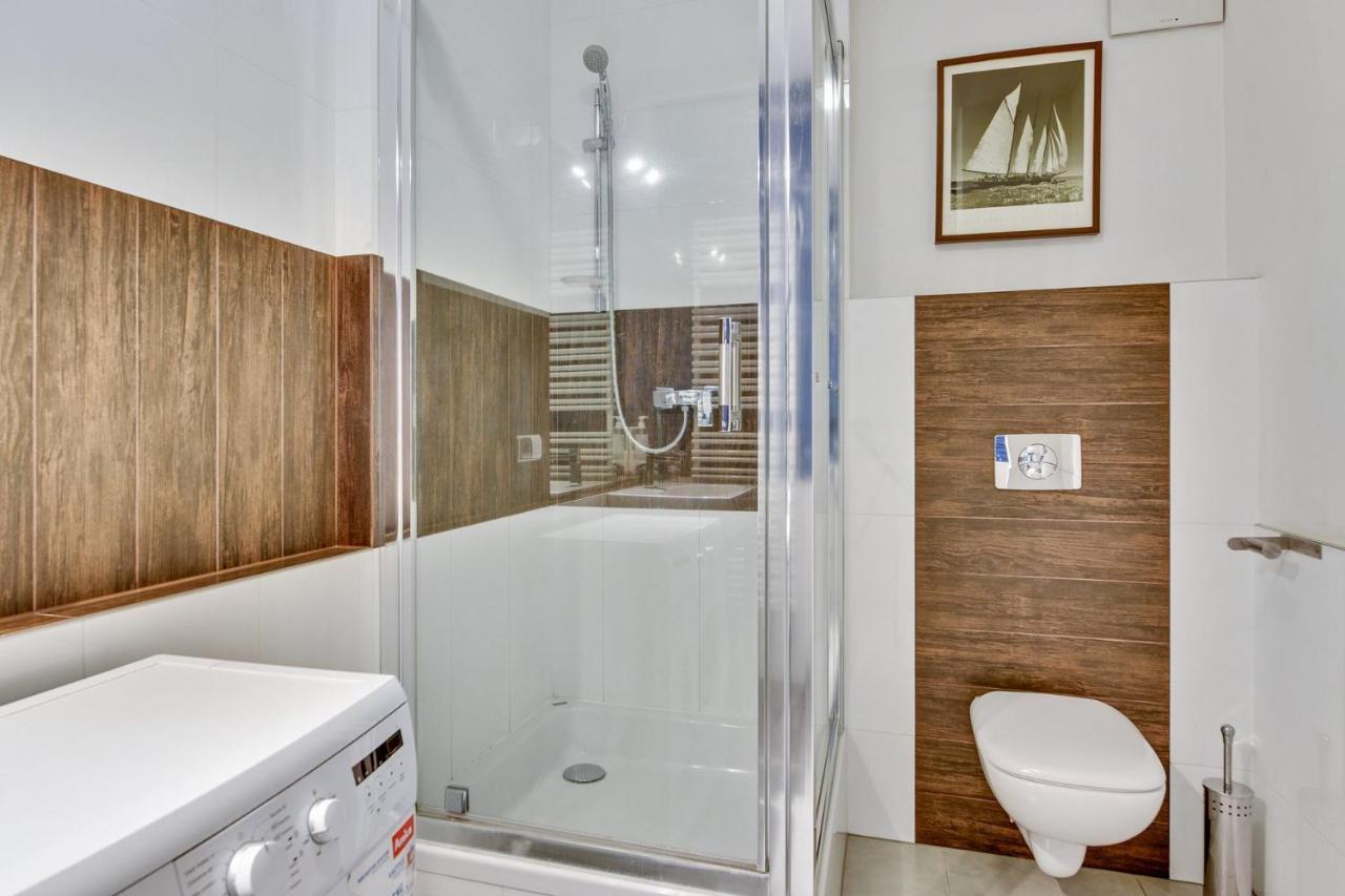 Grand Apartments Szafarnia 8 กดัญสก์ ภายนอก รูปภาพ