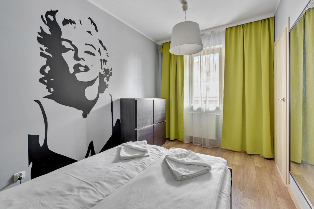 Grand Apartments Szafarnia 8 กดัญสก์ ภายนอก รูปภาพ