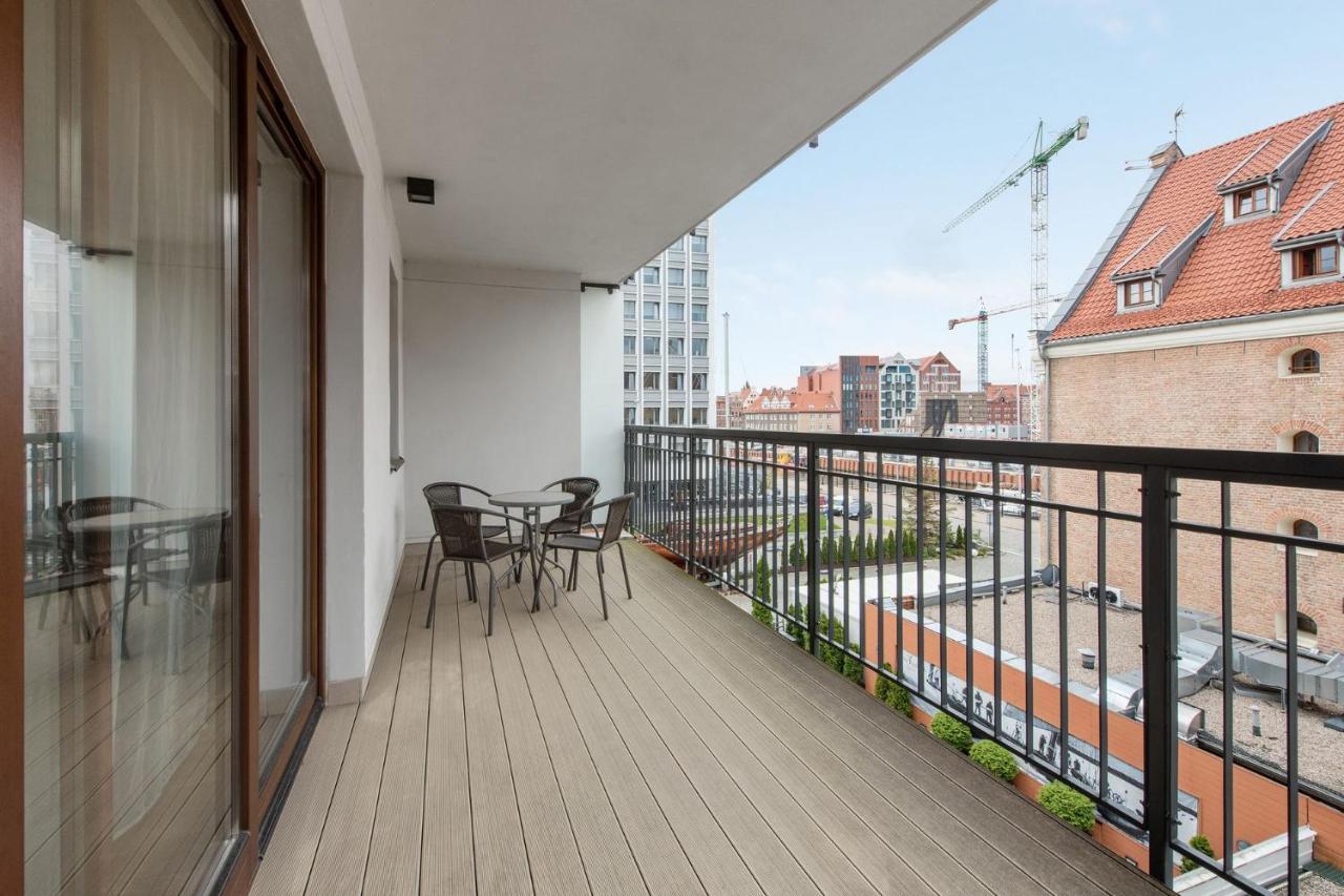 Grand Apartments Szafarnia 8 กดัญสก์ ภายนอก รูปภาพ